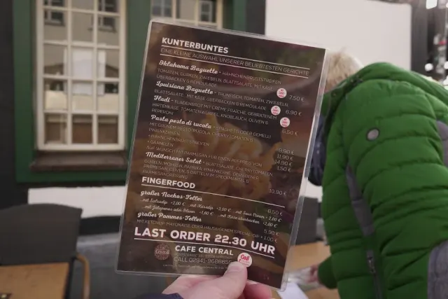 BookNoFees: Café Einstein, Lippstadt