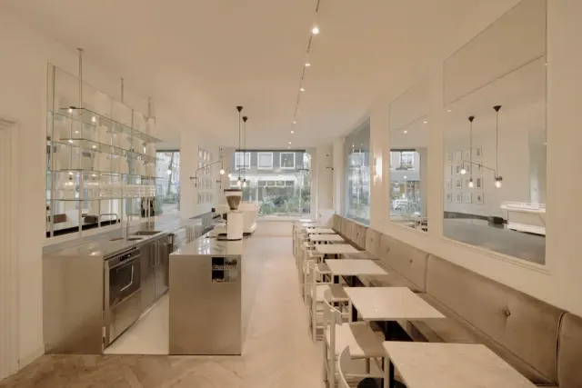 BookNoFees: Restaurante – Locals Coffee – Amsterdam – Café de la zona, foto 3