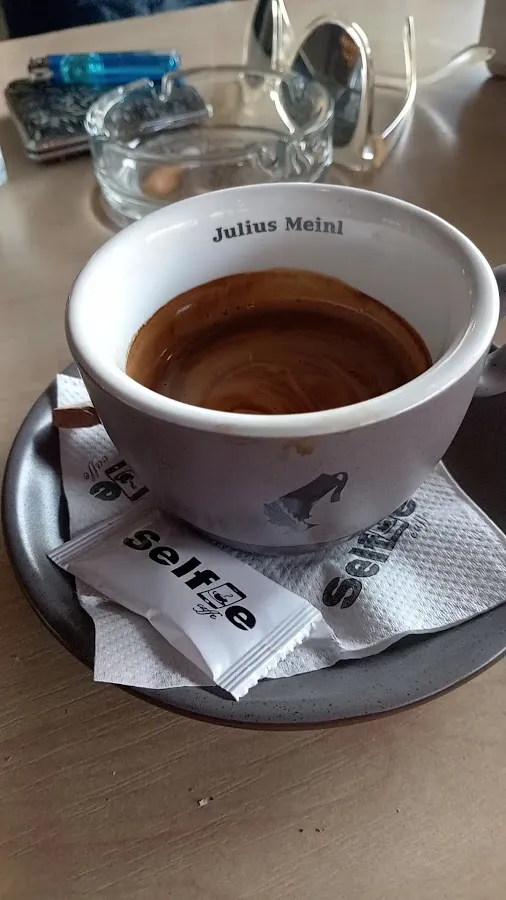 BookNoFees: Cafetería – Caffe Selfie – Belgrade – Caffe Selfie, foto 3