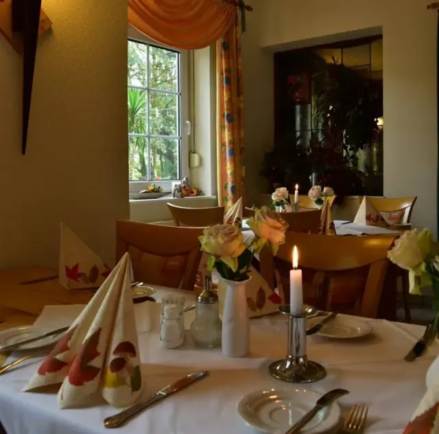 BookNoFees: Restaurante – Haus Ruhrbrücke – Fröndenberg – Haus Ruhrbrücke, foto 2
