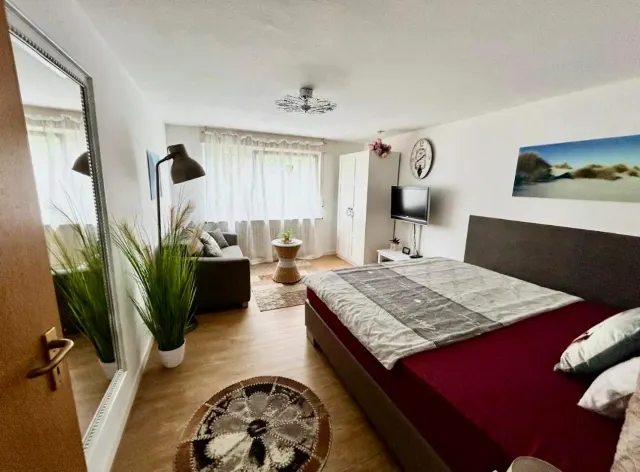 BookNoFees: Departamento tranquilo con entrada independiente y vista al jardín – Karlsruhe