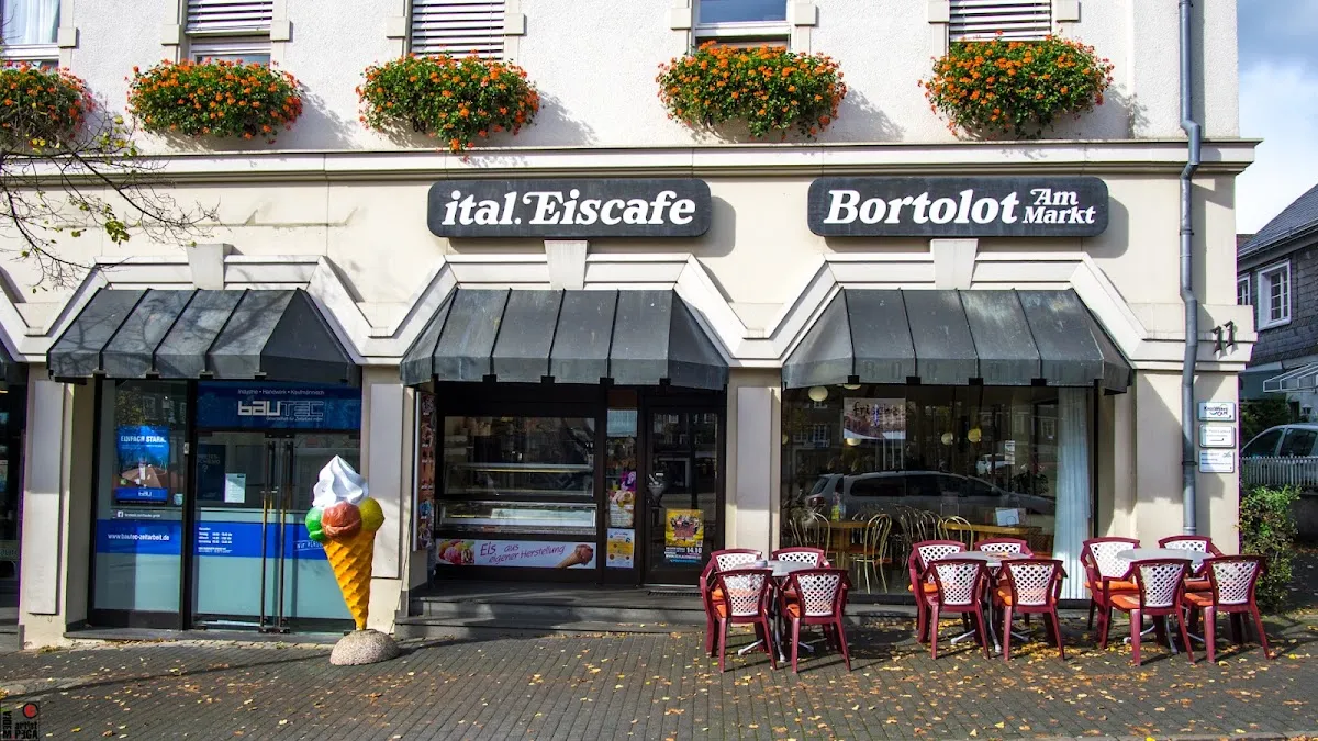BookNoFees: Restaurante – Bortolot Eisdiele – Olpe – Heladería Bortolot, foto 1