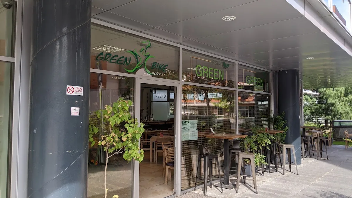 BookNoFees: Restaurante – Green Bike Cafe – Bratislava – Green Bike Café, foto 1