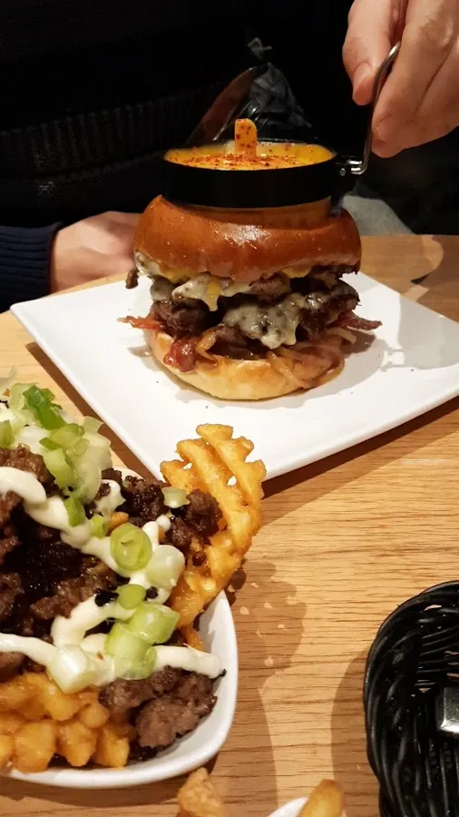 BookNoFees: Restaurante – BaseBurger Restaurant – Bochum – BaseBurger Restaurant, foto 3