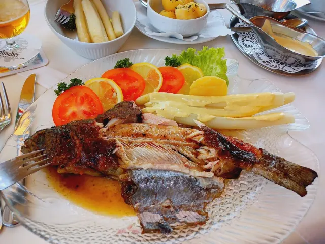 BookNoFees: Restaurante – Hubertushof Gaststätte – Olpe – Restaurante Hubertushof, foto 3