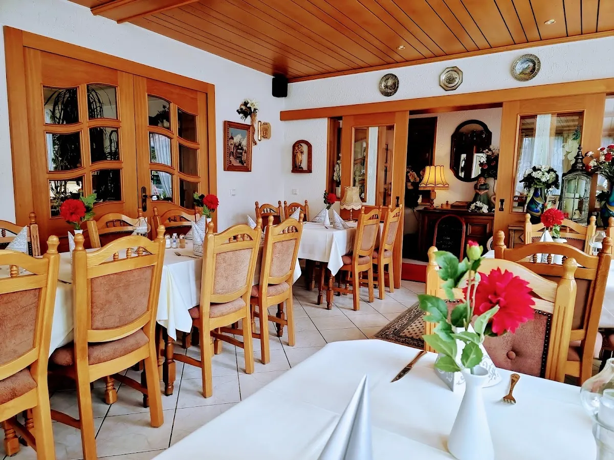 BookNoFees: Restaurante – Hubertushof Gaststätte – Olpe – Restaurante Hubertushof, foto 1