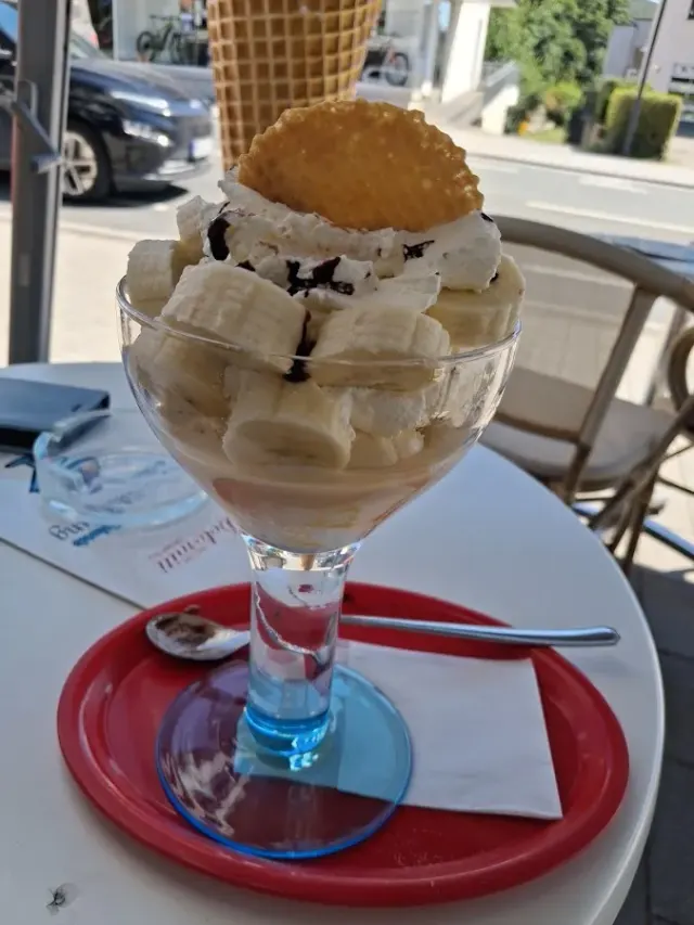 BookNoFees: Heladería – Eiscafé Sergio Maschio – Olsberg – Eiscafé Sergio Maschio, foto 2