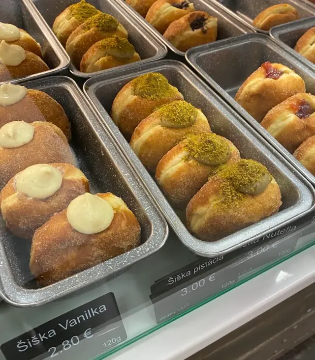 BookNoFees: Panadería – Šiškáreň - Pekáreň – Bratislava – Tostadería - Panadería, foto 2