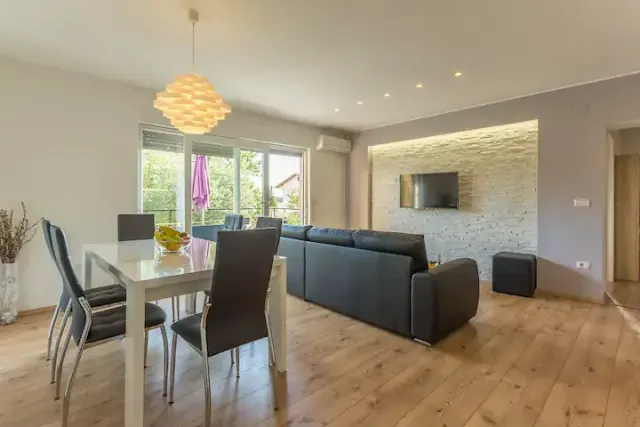 BookNoFees: Departamento de vacaciones Nives en Pula, con capacidad para hasta 6 personas – Pula