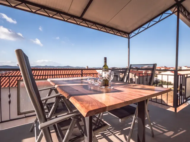 BookNoFees: La vista al mar de Štefo – Zadar
