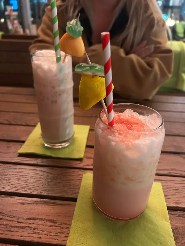 BookNoFees: Restaurante – R-Café Möhnesee – Möhnesee-Delecke – R-Café Möhnesee, foto 2