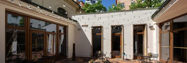 BookNoFees: Cafetería – Kafe Atrium – Prague – Café Atrium, foto 3