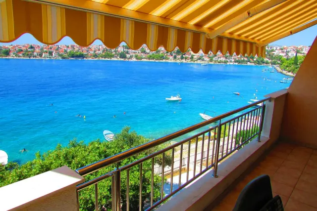 BookNoFees: alojamiento vacacional en Trogir – Departamento de Miran con vista al mar