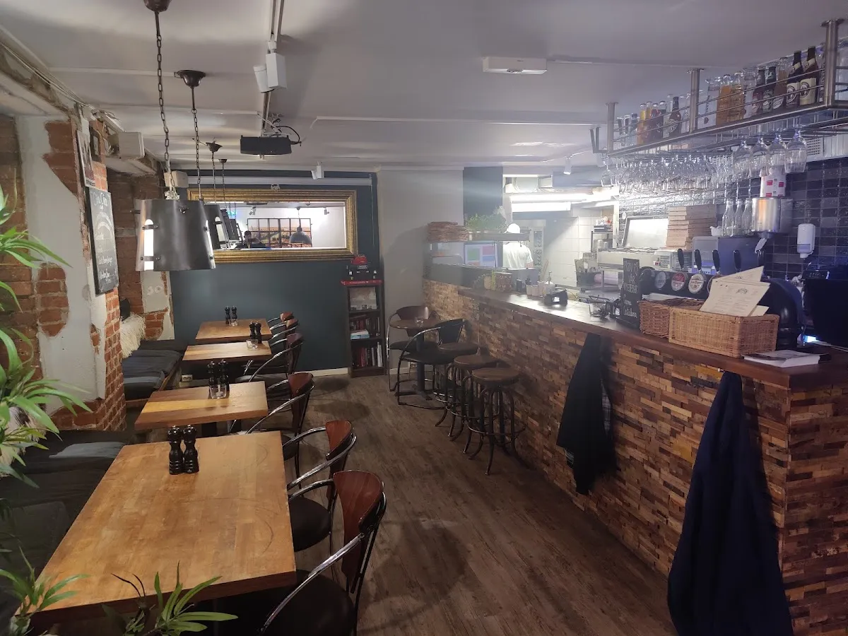 BookNoFees: Restaurante – Cin Cin Café – Oslo – Café «Eat, eat», foto 1