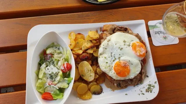 BookNoFees: Restaurante – Café zur Burg – Altena – Café zur Burg, foto 2
