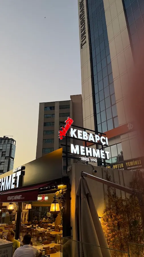 BookNoFees: Restaurante – Adanalı Kebapçı Mehmet – Istanbul – Mehmet, el vendedor de kebab de Adana, foto 1