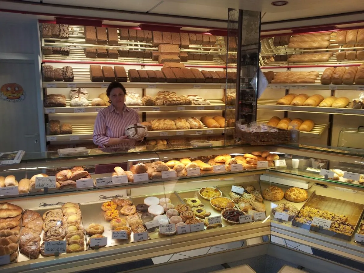 BookNoFees: Panadería – Bäckerei Konditorei R. Leitner – Brilon – Panadería y pastelería R. Leitner, foto 1