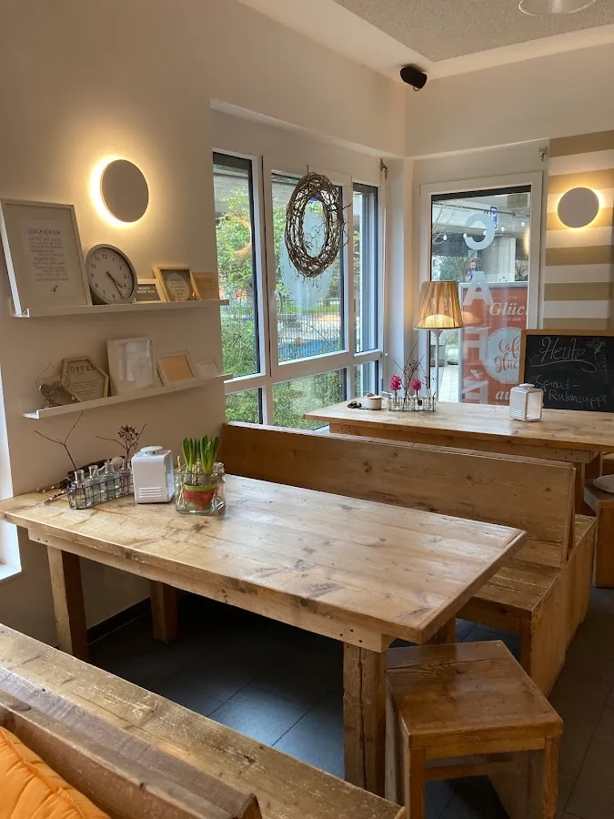 BookNoFees: Restaurante – Café Glück – Kamen – Café Glück, foto 1