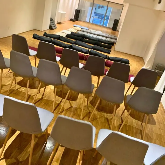 BookNoFees: Cafetería – Agora – Budapest – Ahora, foto 3