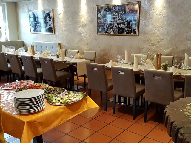 BookNoFees: La Grappa, Schwelm