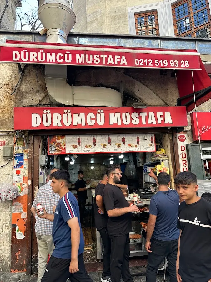 BookNoFees: Cafetería – Dürümcü Mustafa – Istanbul – Mustafa, el vendedor de dürüm, foto 1