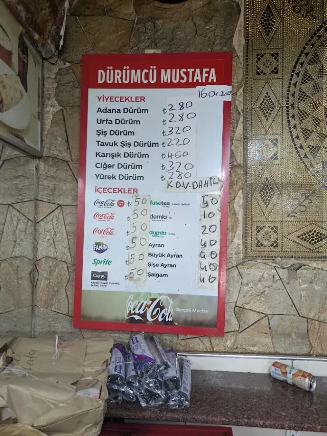 BookNoFees: Cafetería – Dürümcü Mustafa – Istanbul – Mustafa, el vendedor de dürüm, foto 3