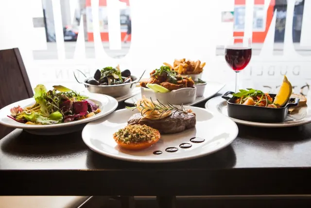 BookNoFees: Restaurante – One Bistro – Dublin – One Bistro, foto 2