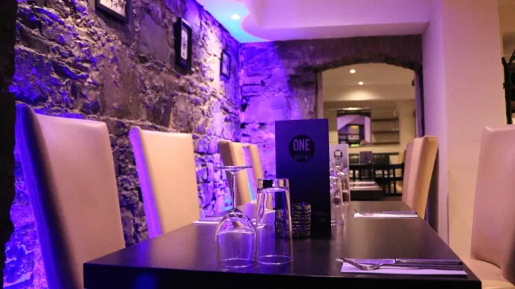 BookNoFees: Restaurante – One Bistro – Dublin – One Bistro, foto 1
