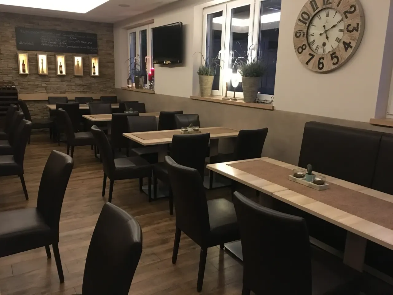 BookNoFees: Restaurante – Diablo – Eslohe – Diablo, foto 1
