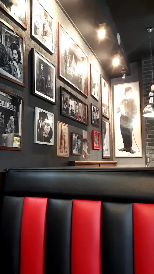 BookNoFees: Restaurante – Chicago's Pizza – Warsaw – La pizza de Chicago, foto 3