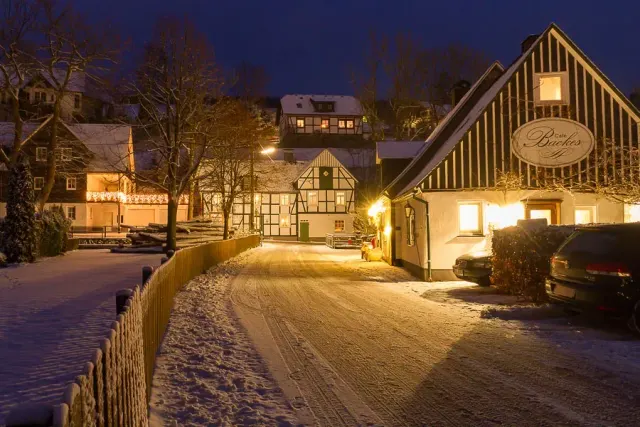 BookNoFees: Panadería – Café Backes – Schmallenberg – Café Backes, foto 2