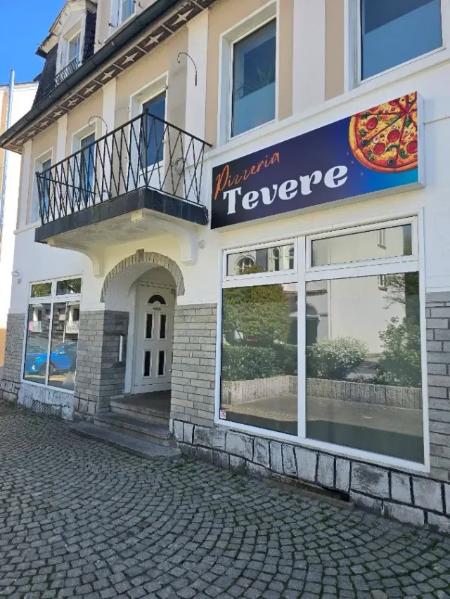 BookNoFees: Pizzeria Tevere, Halver