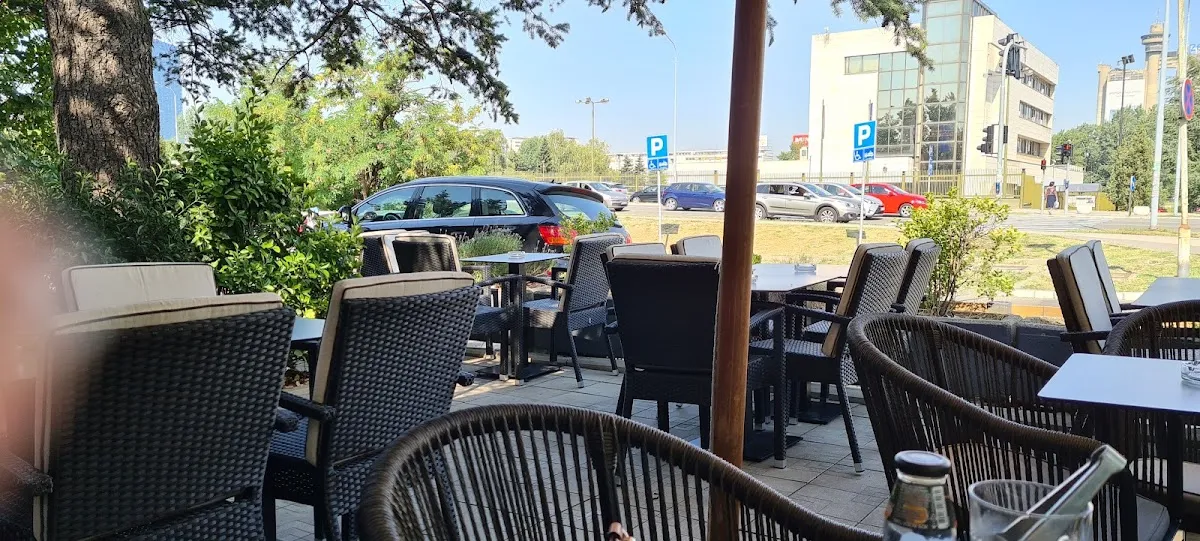 BookNoFees: Cafetería – Caffe Motiv – Belgrade – Caffe Motiv, foto 1