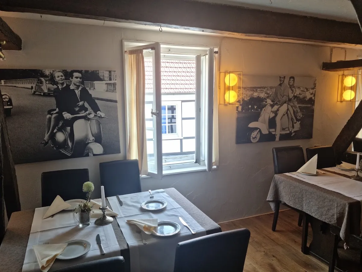 BookNoFees: Restaurante – Bänksken – Hattingen – La luz de la mesa, foto 1