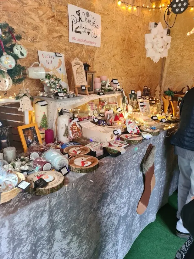 BookNoFees: Cafetería – Cafe "Klunterbunt" – Nachrodt-Wiblingwerde – Café "Klunterbunt", foto 2