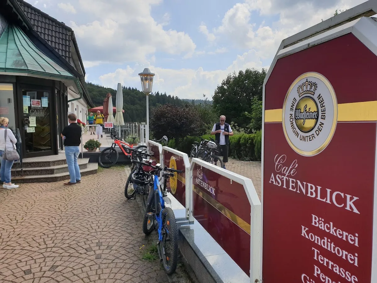 BookNoFees: Restaurante – Café Astenblick Bäckereicafé – Medebach – Café Astenblick, café panadería, foto 1