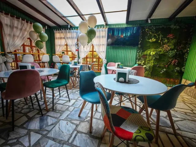 BookNoFees: Restaurante – Вълшебното място – Sofia – El lugar mágico, foto 3
