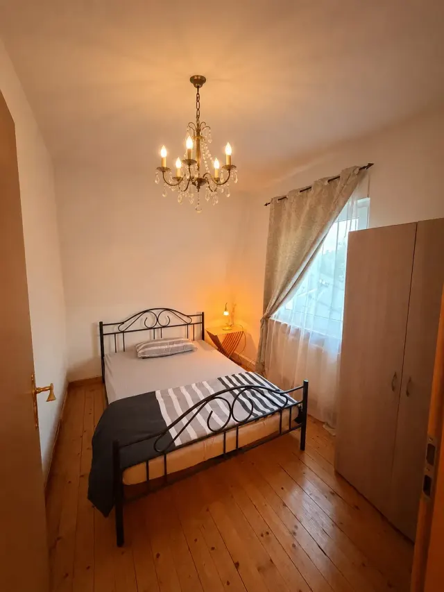 BookNoFees: Habitación tranquila con vista al jardín y al bosque – Sundern
