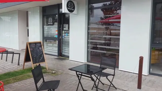 BookNoFees: Bar de tapas – Bratislava Burger – Bratislava – Hamburguesa de Bratislava, foto 3