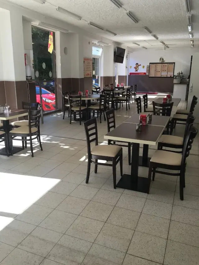 BookNoFees: Pizza-Mario, Iserlohn