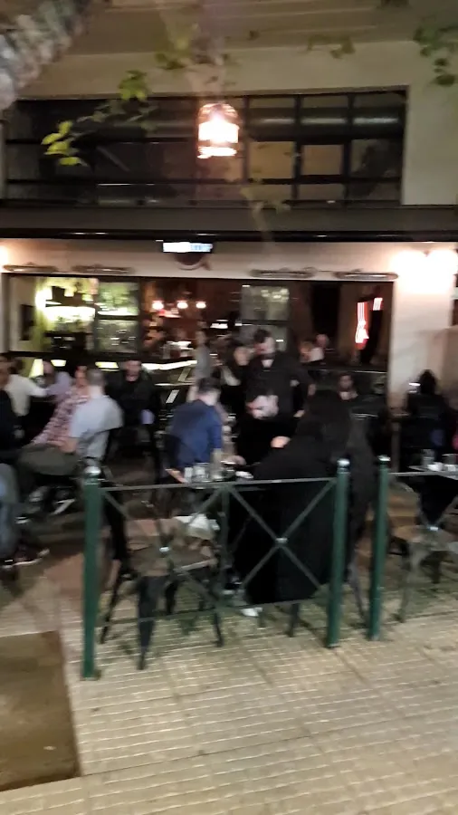 BookNoFees: Cafetería – Mind The Cup – Athens – Cuidado con la taza, foto 3