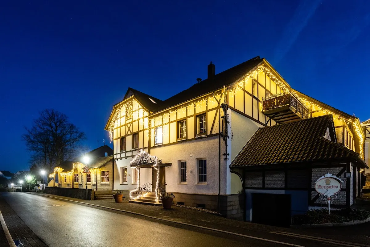 BookNoFees: Restaurante – Holzrichter – Nachrodt-Wiblingwerde – Juez de madera, foto 1