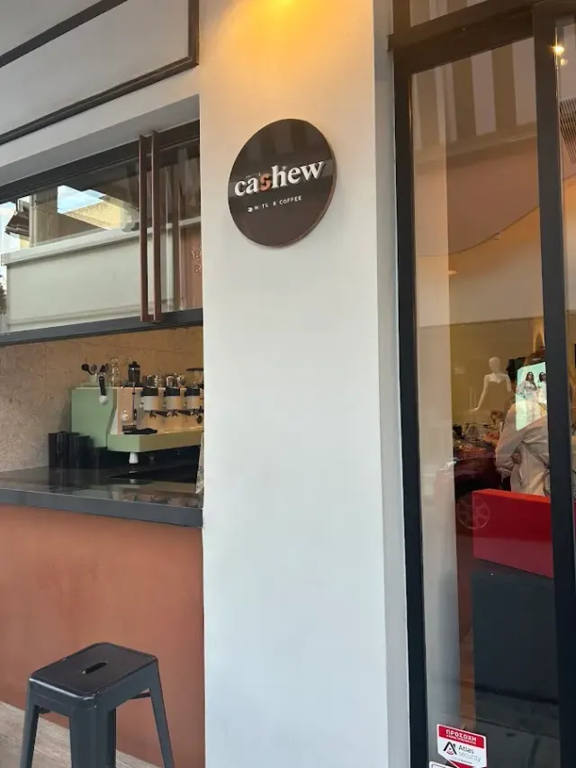 BookNoFees: Cafetería – Cashew | Nuts, Chocolate, Coffee – Athens – Anacardo | Nueces, chocolate, café, foto 2