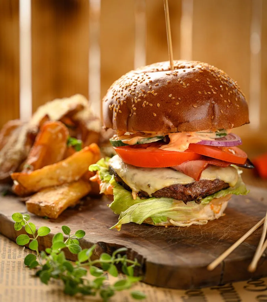 BookNoFees: Restaurante – Burger si Scoici – Bucharest – Hamburguesas y almejas, foto 1