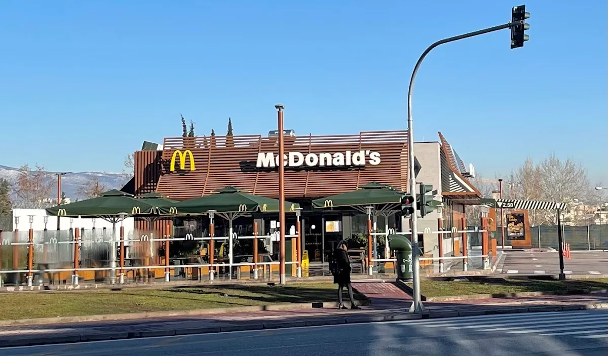 BookNoFees: Bar de tapas – McDonald's – Athens – McDonald's, foto 1