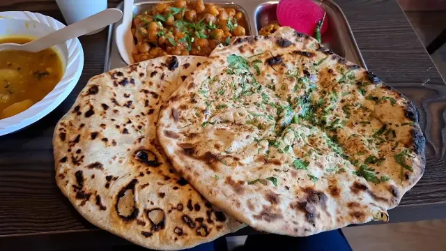 BookNoFees: Restaurante – Spice Village – Dublin – Pueblo de las Especias, foto 3