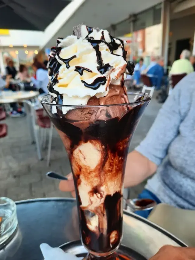 BookNoFees: Heladería – Eiscafe Capri – Herne – Eiscafe Capri, foto 2