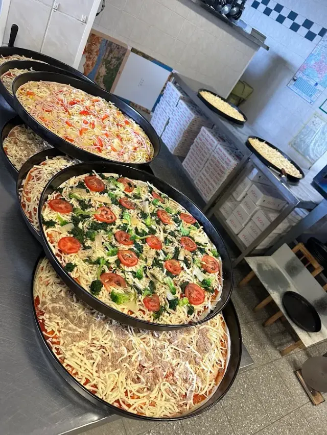 BookNoFees: Restaurante – Don Camillo Pizza-Service – Lüdenscheid – Don Camillo Servicio de Pizza, foto 2