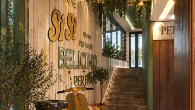 BookNoFees: SiSi, Bratislava