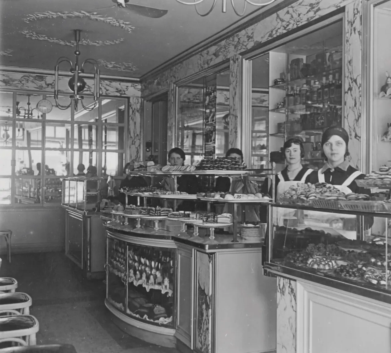 BookNoFees: Cafetería – Aida – Vienna – Aida, foto 1